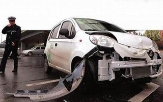 梦见父亲出车祸(梦见父亲出车祸人没事)