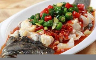 梦见别人吃鱼(男人梦见鱼的10大财运)