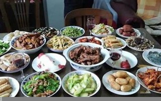 梦见吃年夜饭(梦见吃年夜饭意思全解)