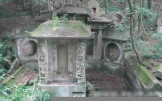 梦见很多坟墓(梦见很多坟墓是一排排的)